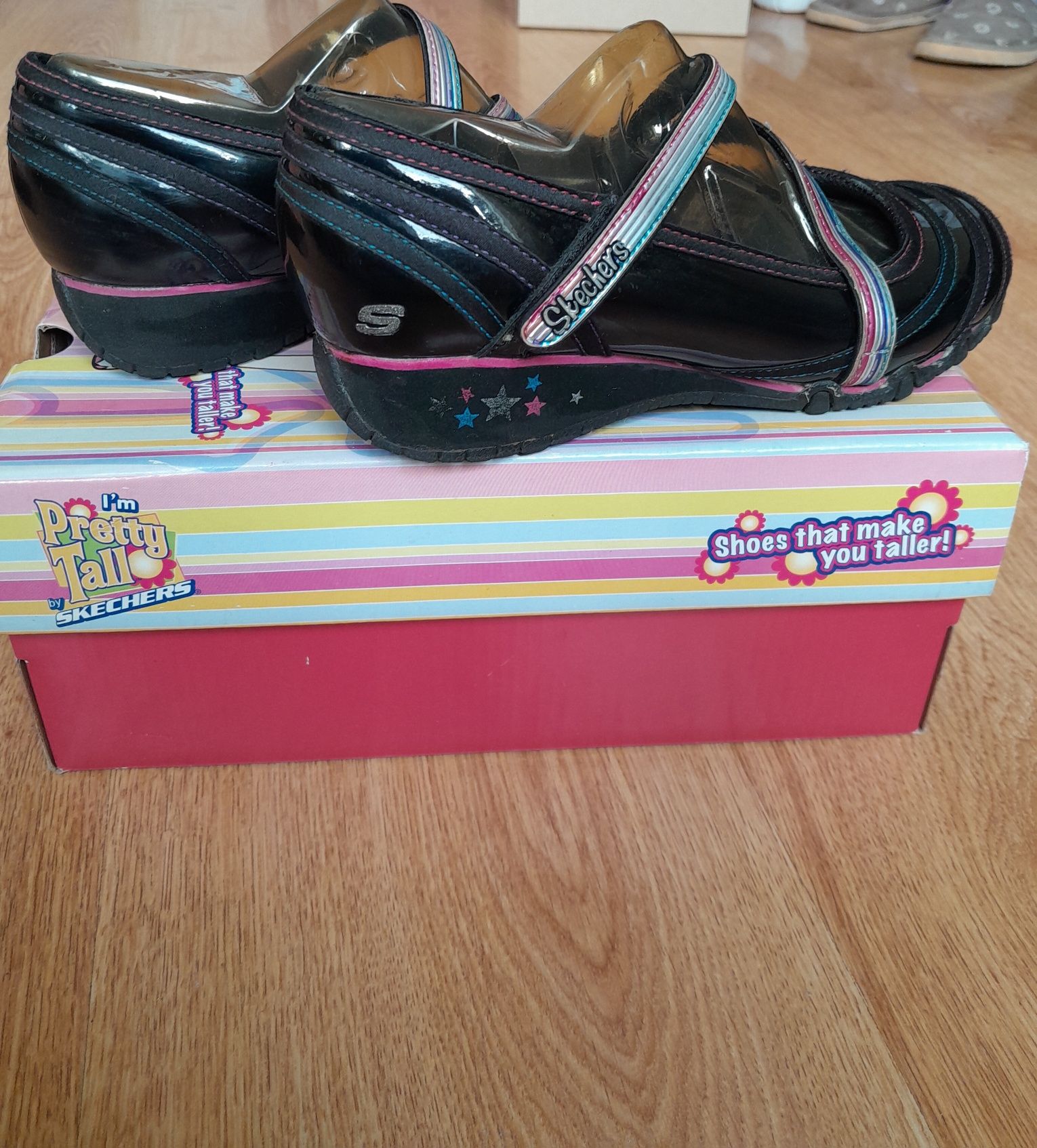 Шкірячі дитячі туфлі SKECHERS. 33 розмір.