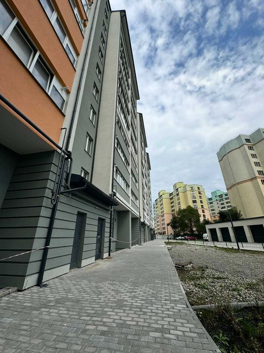 2-кімнатна квартира із краєвидом на місто та річку!