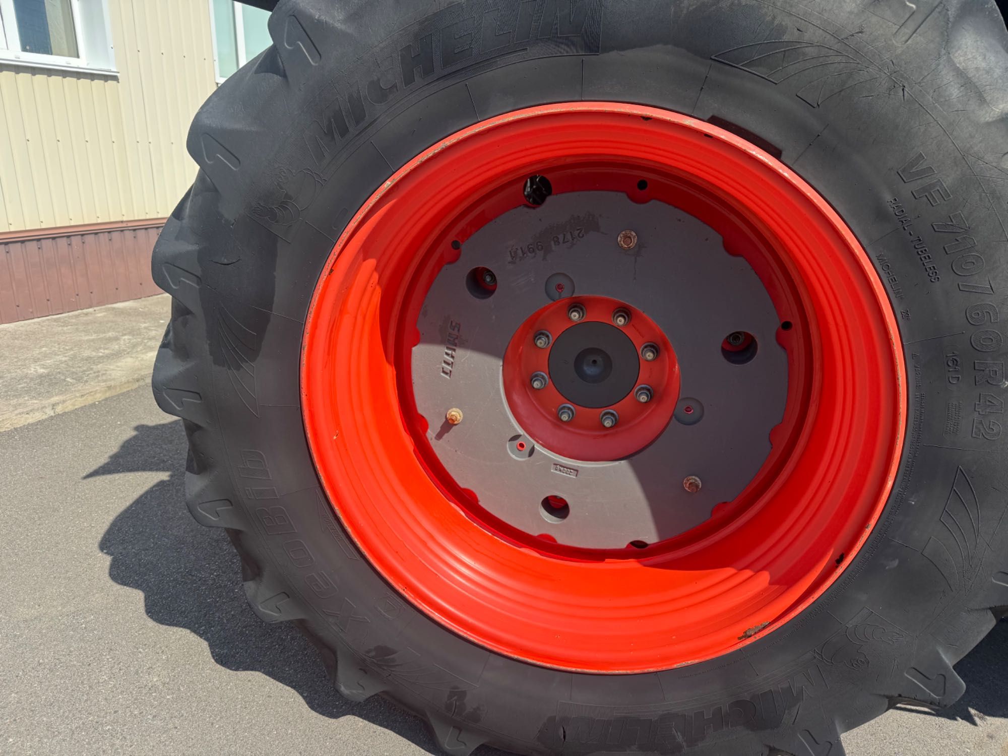Продам трактор Claas AXION 810