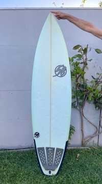 Prancha de surf 6’4 58 Captain