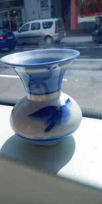 Przedwojenna porcelana wazonik z dzika kaczka malowany kobaltem