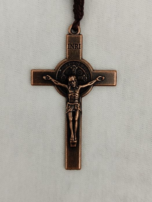 NOWY Naszyjnik wisiorek drewniany różaniec krzyż krzyżyk Jezus Bóg