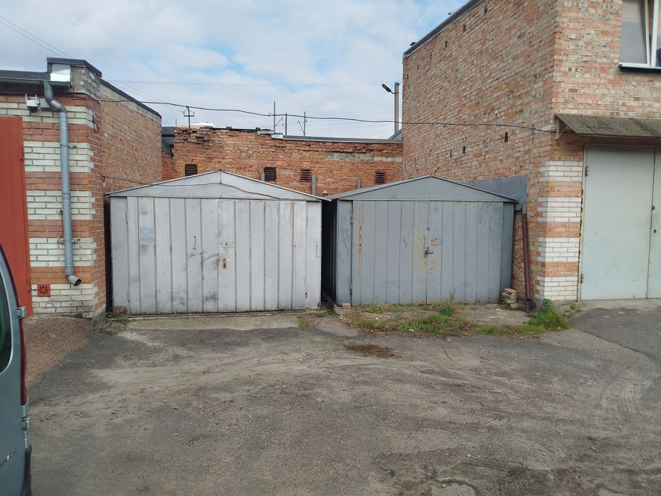 Здам в оренду 2 гаража,в р-ні вул.Варшавська .