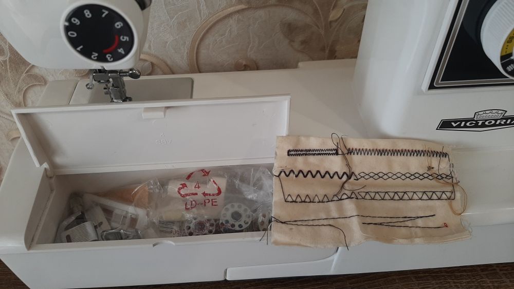 Машинка швейна,виготовлена в Германії