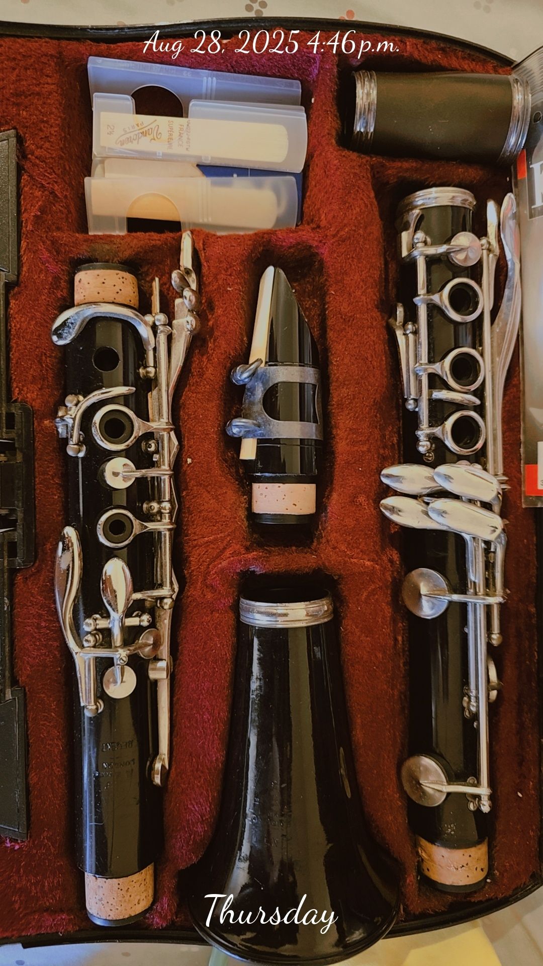 Clarinete music instrument