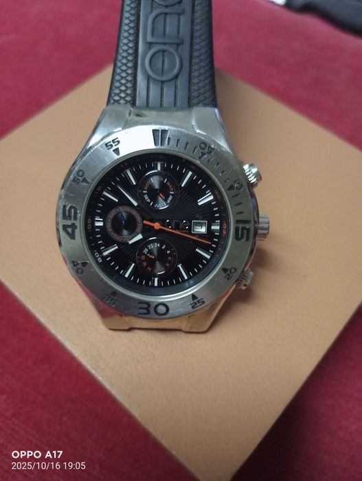 Relógio One pouco usado