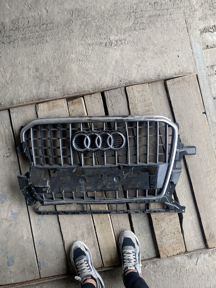 Решетка радиатора Audi Q5
