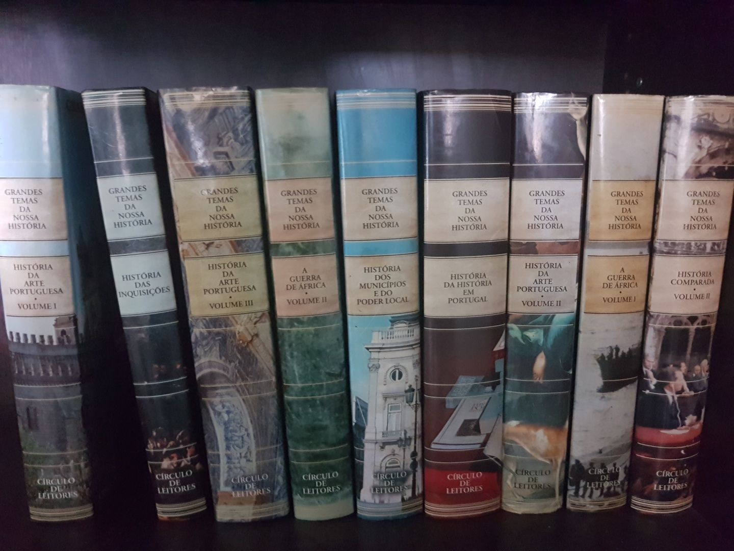 Livros variados enciclopédias