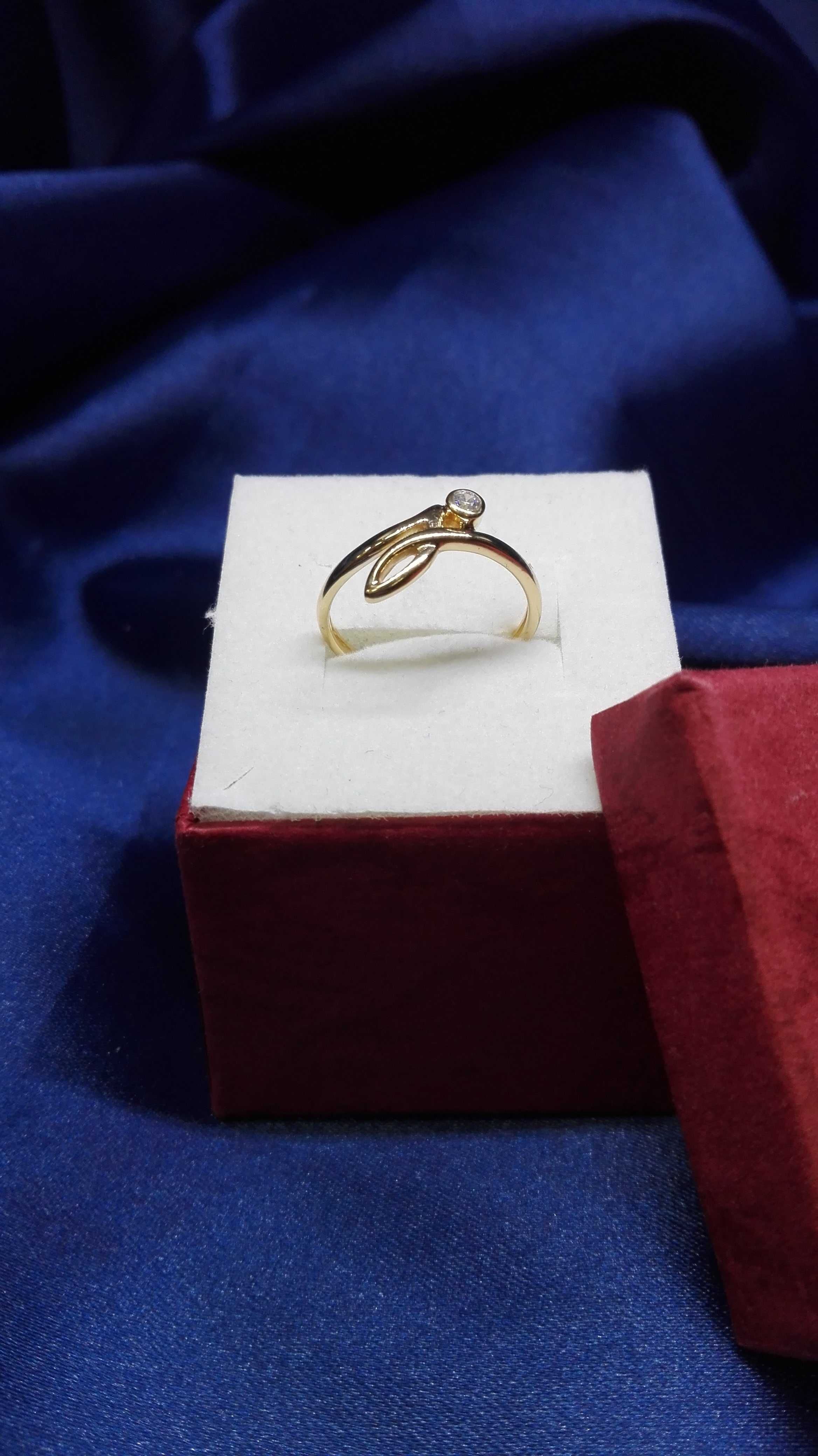 Delikatny złoty pierścionek, złoto 333, rozmiar 10