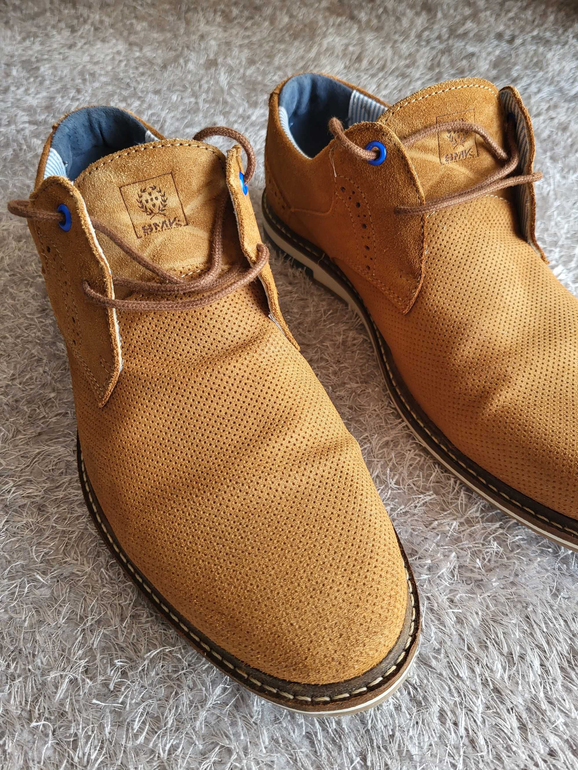 Sapatos em Couro SMK