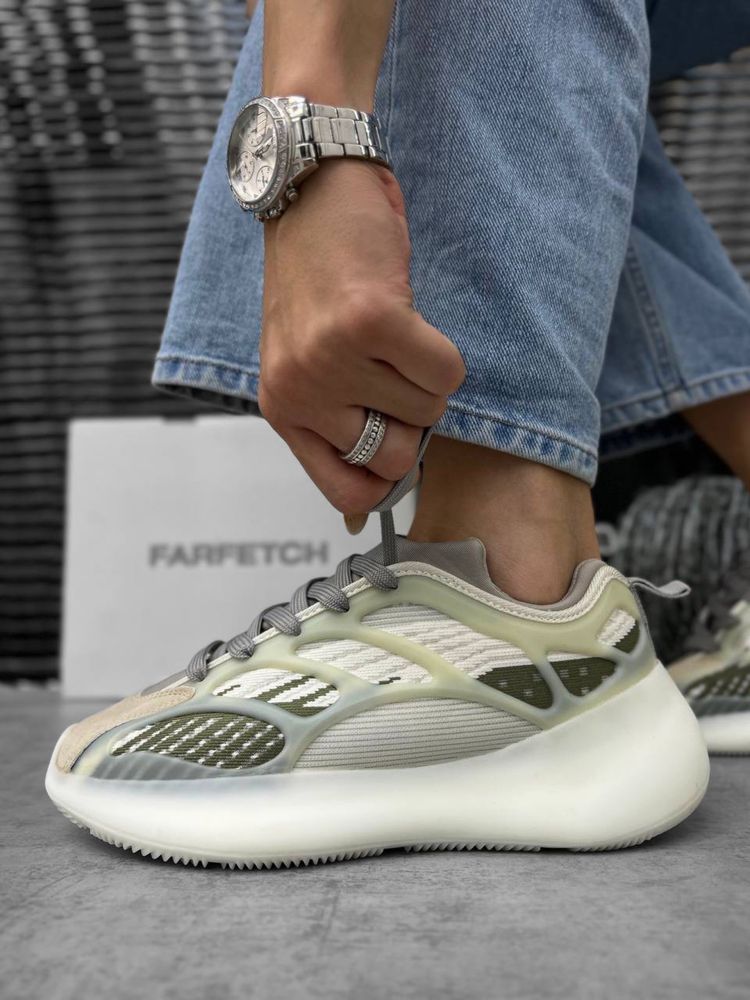 Adidas Yeezy boost 700 жіноче взуття , ізі бутс 700