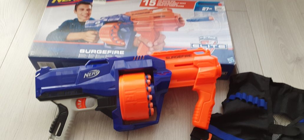 Nerf surgefire elitę 15 strzałek plus gratis kamizelka