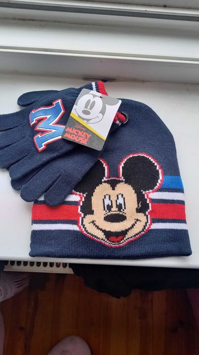 Детская шапка и перчатки Disney