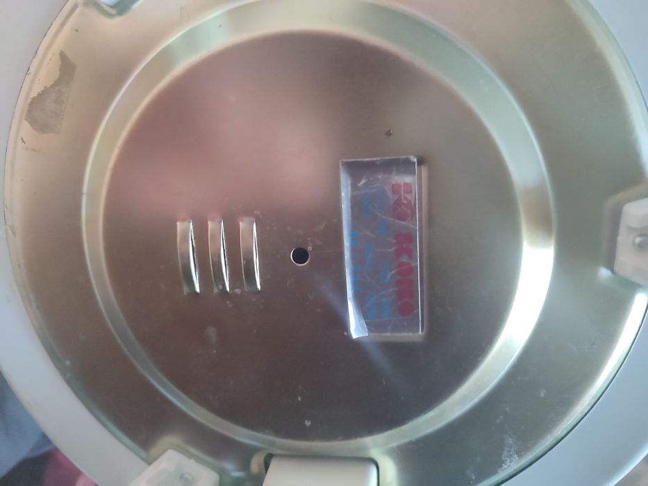 Старая мультиварка  с чашкой и шнуром