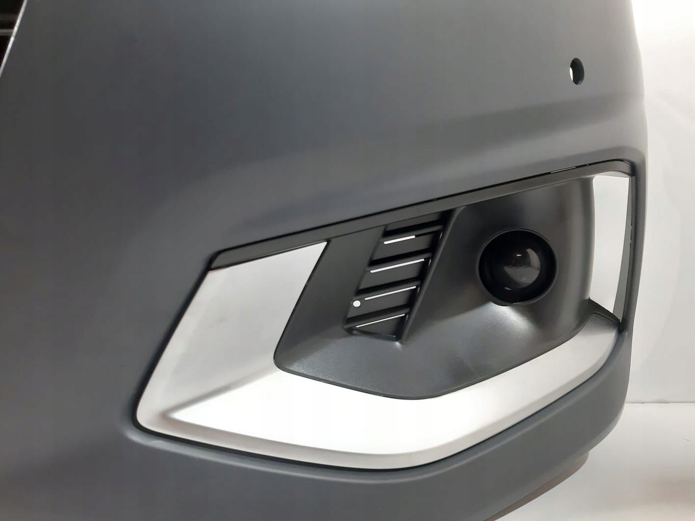 Audi A4 B9 Lci zderzak przedni   13338