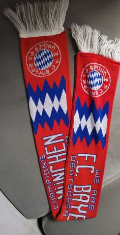 Szalik kibica F. C. Bayern München