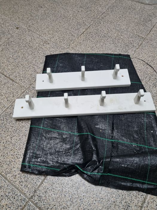 Cabide lacado em branco