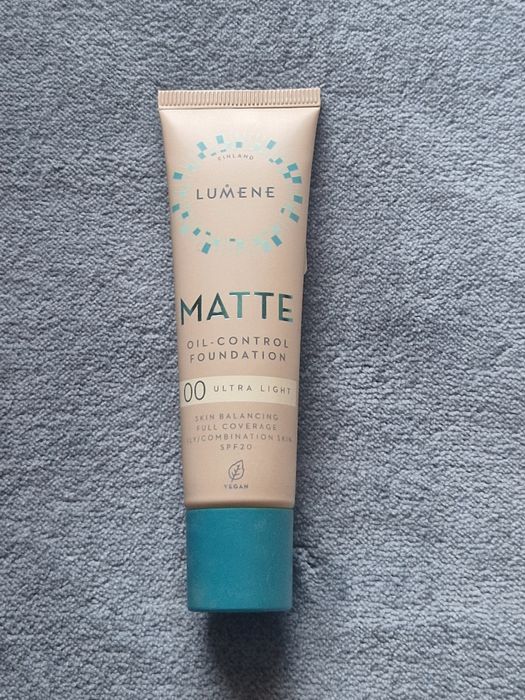 Podkład Lumene Matte Oil-Contrl w odcieniu 00 Ultra Light