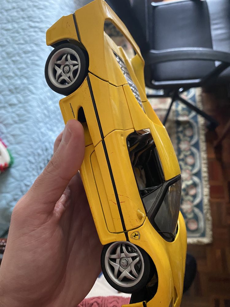 Brinquedo de colecao vintage - Ferrari