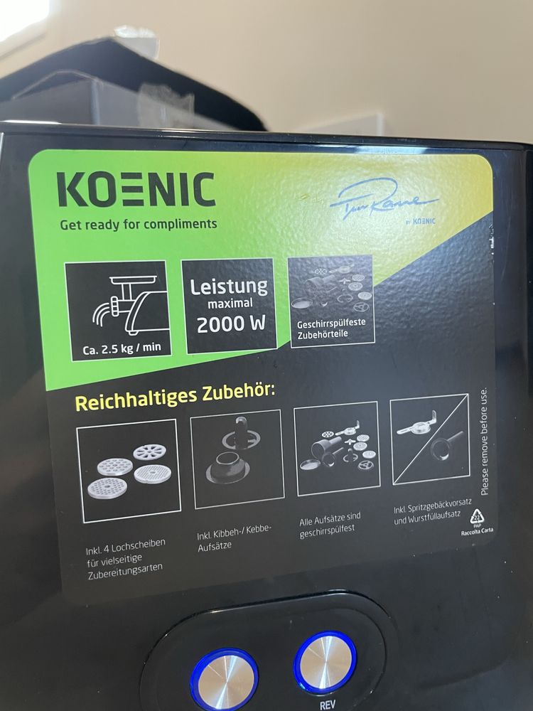 Мʼясорубка професійна Koenic KMG-TR 201724M