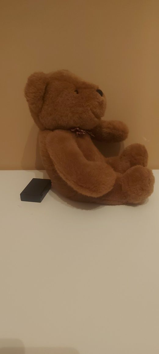 Urso de peluche interativo