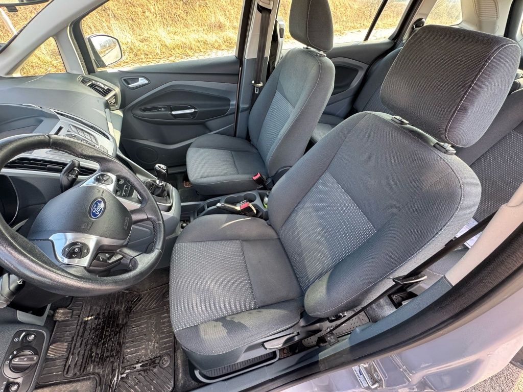 Ford grand C-Max niski przebieg