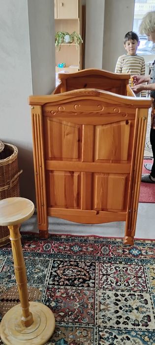 Łóżeczko dziecięce drewniane