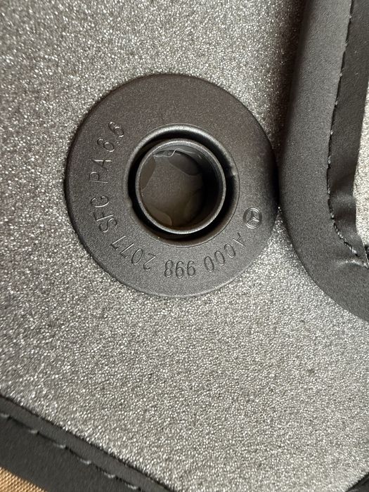 Nowe oryginalne welurowe dywaniki mercedes C klasa w205 OE