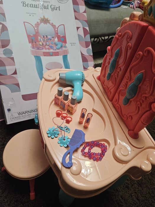 Дитяче трюмо для дівчаток