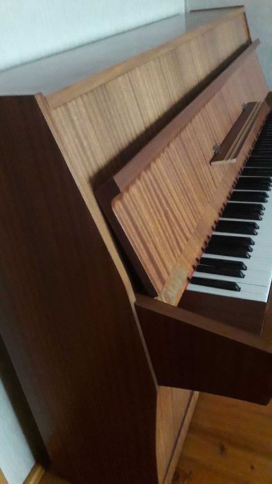 Pianino firmy  CALISJA