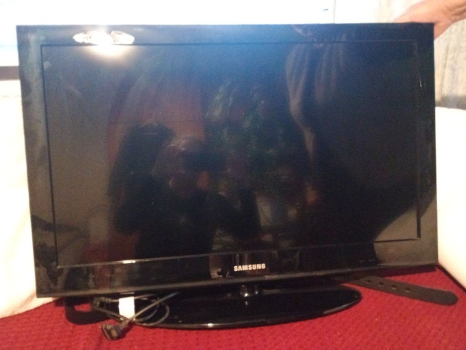 Telewizor Samsung uszkodzony 32"