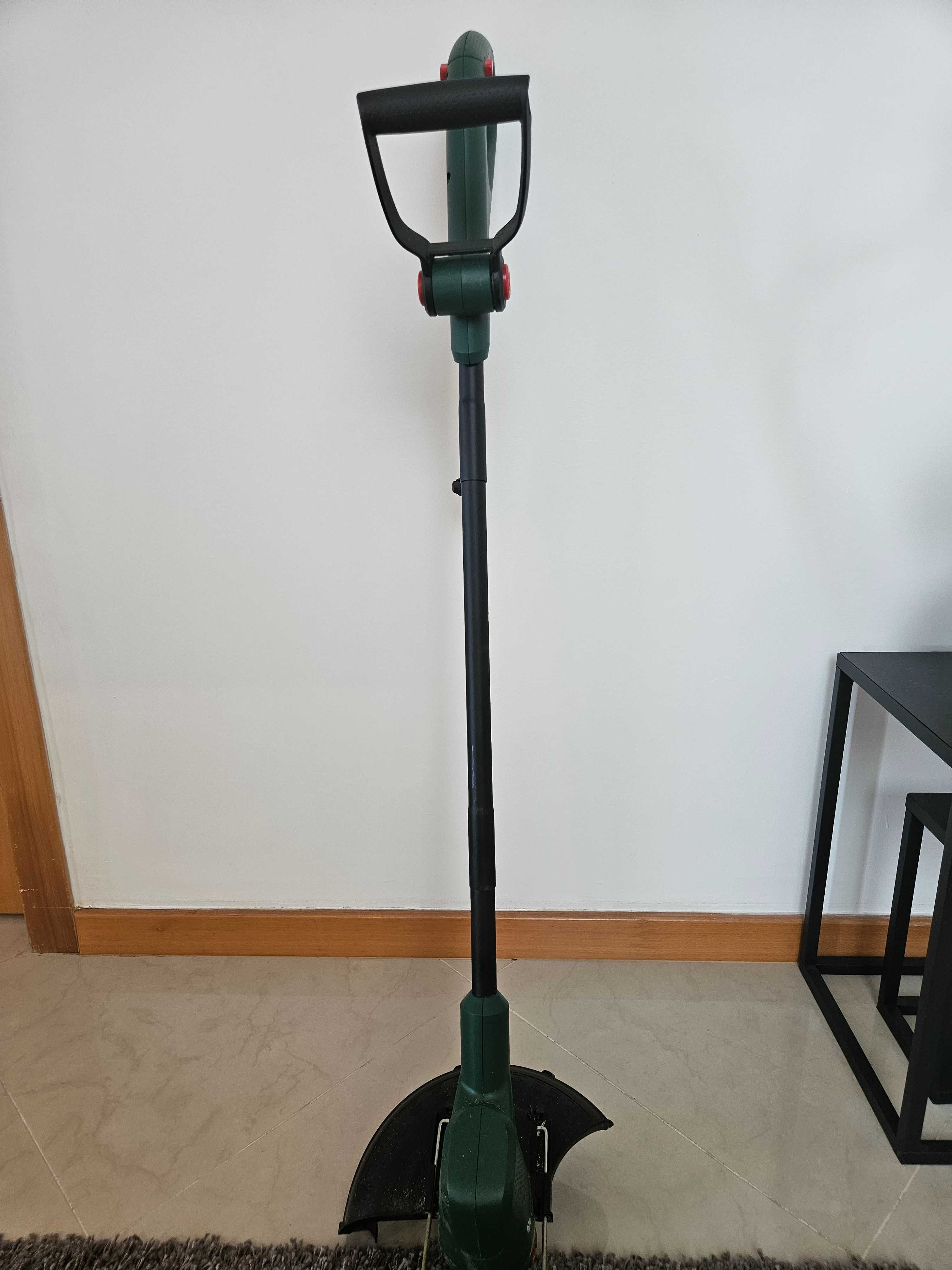 Aparador bosch easy grass cut 23