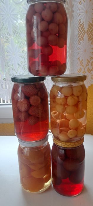 Kompoty 0,9 l różne