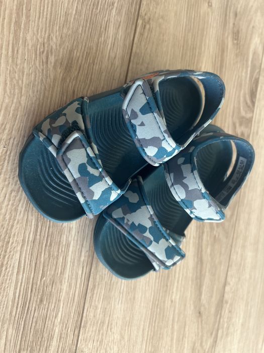 Sandałki adidas rozmiar 22