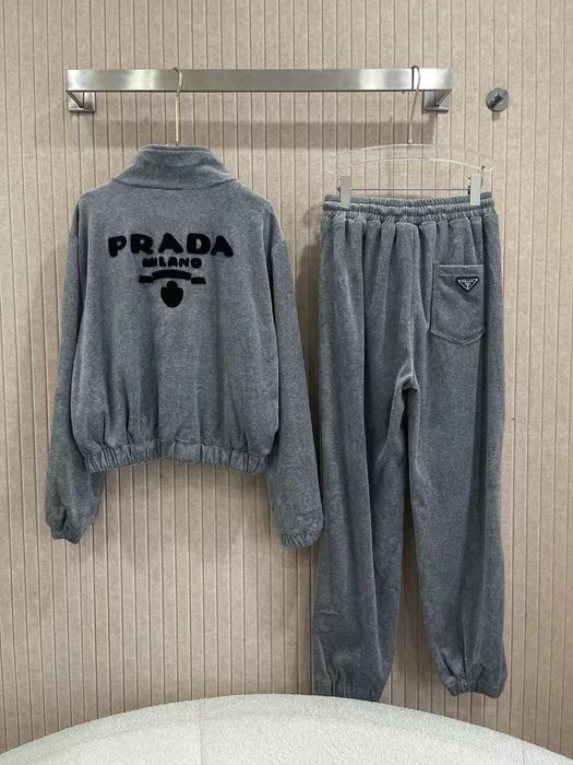 Велюровий костюм з штанами жіночий сірий та чорний бренд