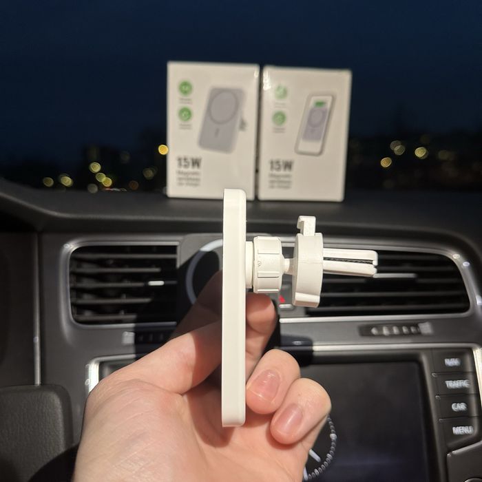 Магнітний Тримач в авто з безпровідною зарядкою MagSafe держатель