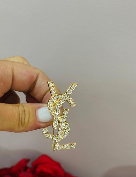 Złota broszka cyrkonie stal chirurgiczna nierdzewna