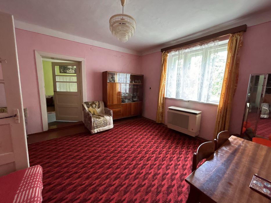 5-кімнатний будинок з площею 0,25 га с. Мочола 6 км від Берегова