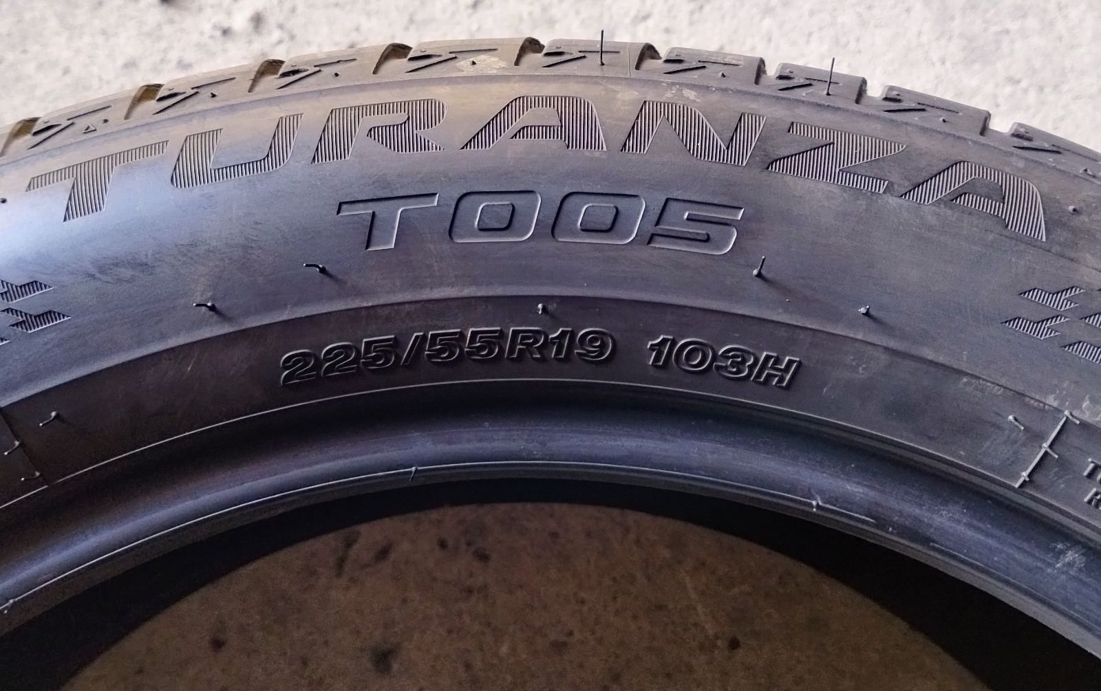 Шини б в літні R19 225/55 Bridgestone Turanza T005