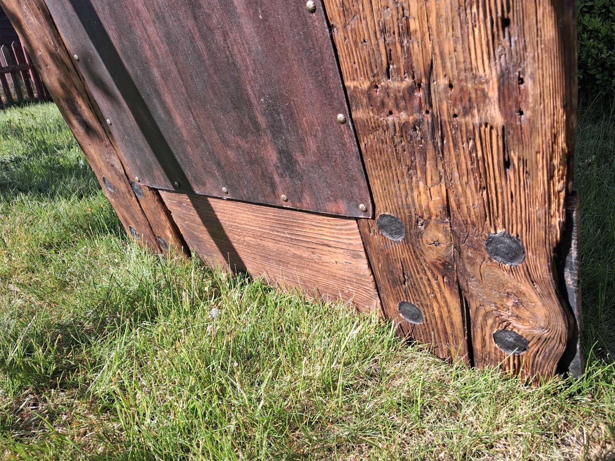 Lusto vintage stojące rzeźba duże