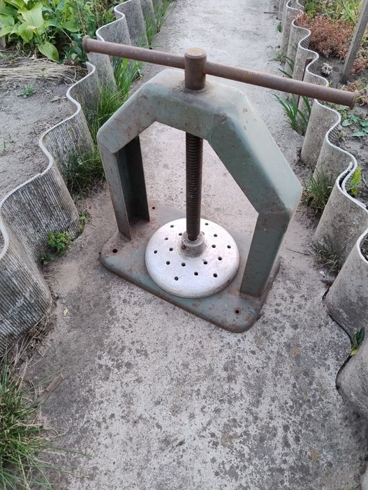 Прес для винограда, яблок