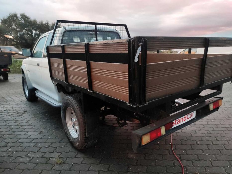 Mitsubishi L200 4x4 de 4 Lugares