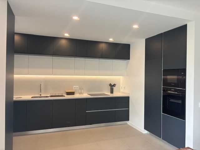 Arrenda-se T2 mobilado NOVO centro Faro com Garagem, Piscina e Ginásio