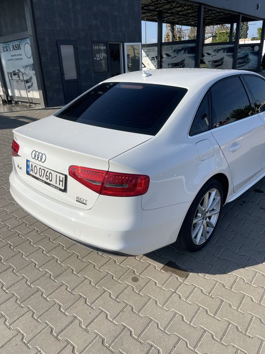 Audi A4 b8 S-line quattro