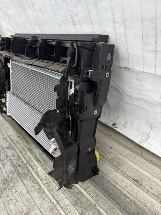 Телевізор панель Tiguan Allspace UsA 2.0 tsi комплект з радіаторами