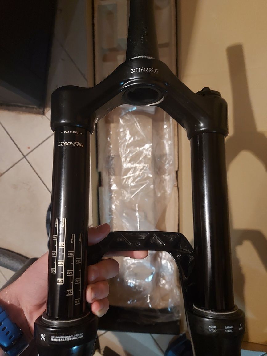 Rockshox domain 180mm 44mm 29 zeb