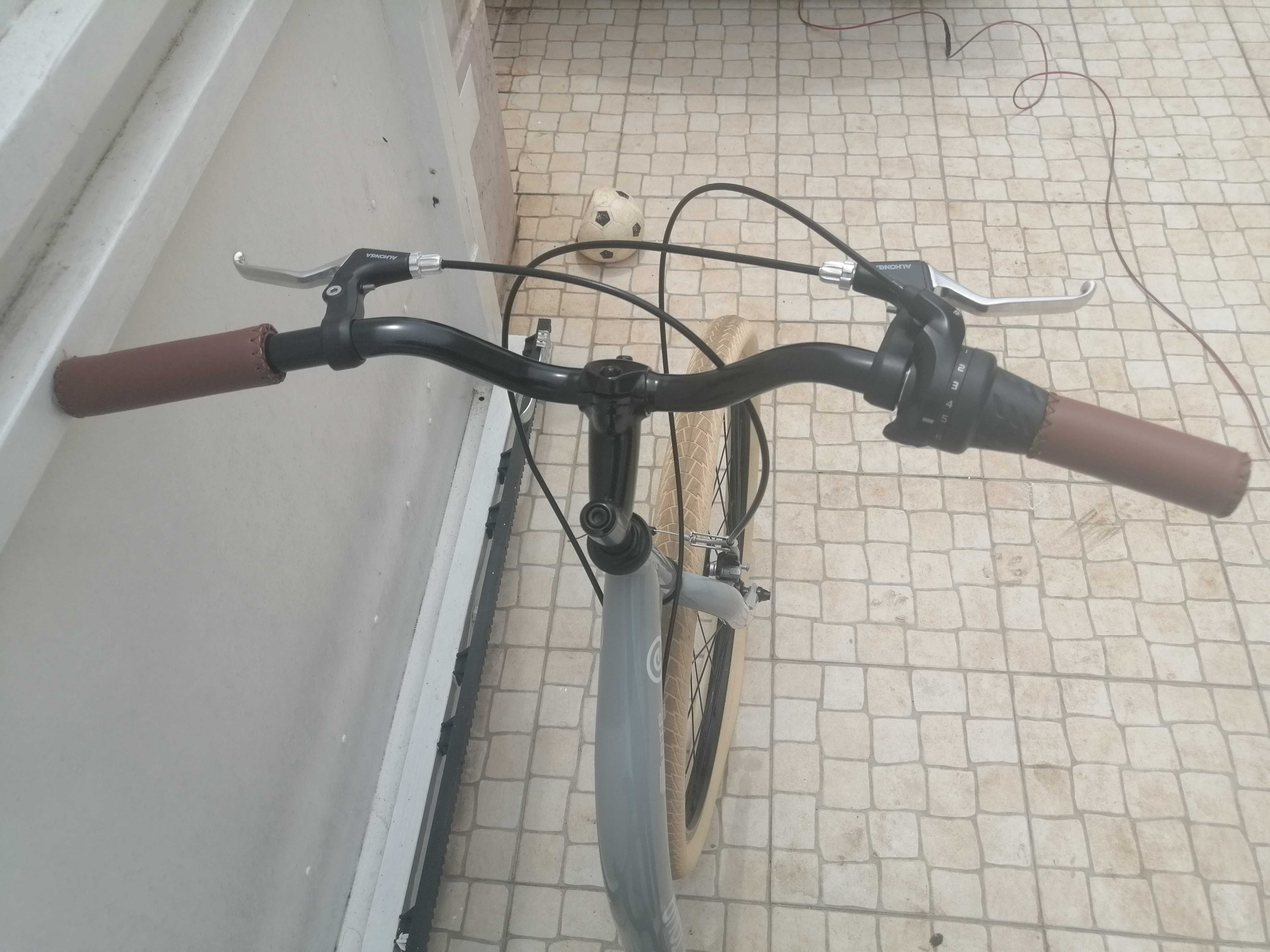 Bicicleta Esmaltina com acessórios