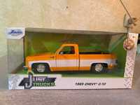 Chevrolet C-10 1985 1:24