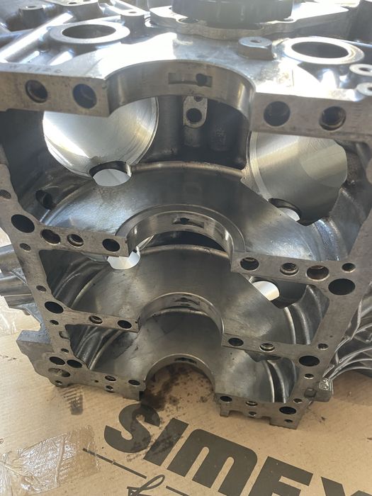 3.0 tfsi Audi Гільзування блока , поршні , вкладиші стд 0.25 0.50