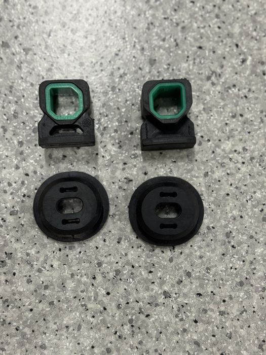 Jeep Cherokee KL 2019 кронштейн радиатора накладка дефлектор